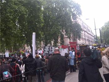 Photo Report: Hundreds Participate in Peaceful Protest in Britain