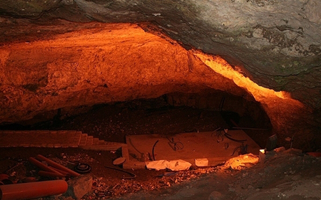 Pictures of “Israeli” New Tunnel under Al-Aqsa Mosque