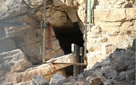 Pictures of “Israeli” New Tunnel under Al-Aqsa Mosque