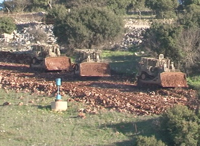 Zionist Entity Crosses Technical Line to Build Reinforcement Wall