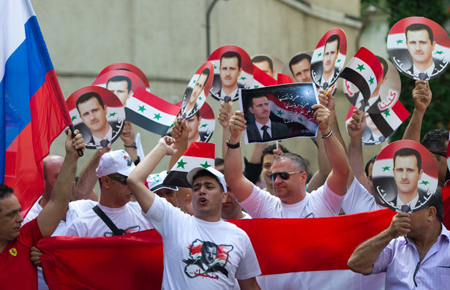 Moscow Condoles Syria, Al-Assad Supporters Occupy Squares