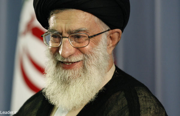 Imam Khamenei Meets University Activists: West Economic Woes Stem from Capitocracy