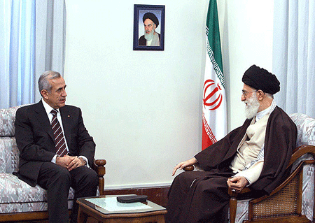 Suleiman Meets Imam Khamenei, Ahmadinejad, Officials in NAM:Resistance Only Solution