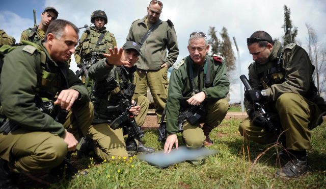 “Israeli” Army Holds Surprise Border Drill on Northern Border
