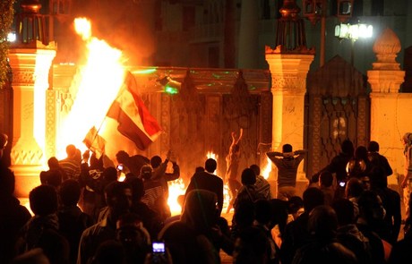 Two Years on Mubarak Fall down: Egyptians Continue Protests