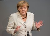 Merkel: Risks of Arming Syrian Opposition Incalculable
