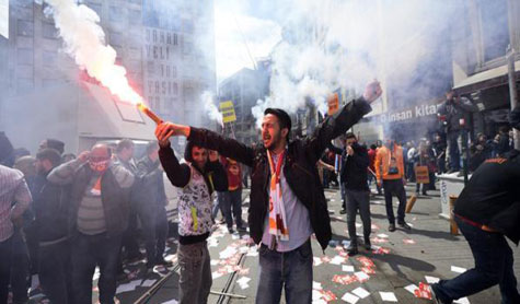 Turkey clashes in Taksim square