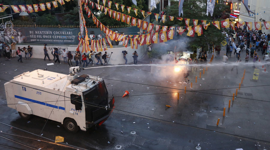 Kurds Clash with Police in Istanbul, Border Security to Increase after Terror Attack