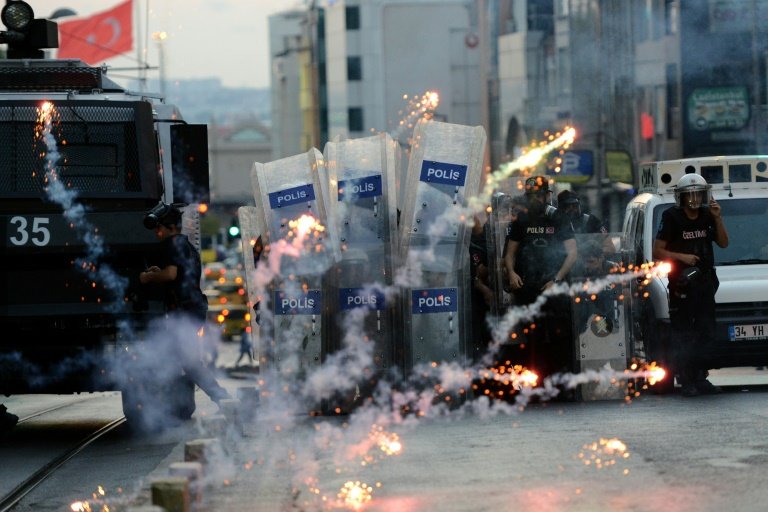2 Turkish Police Killed in Attack Close to Syria Border, Gov't Holds Security Talks