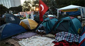 Turkish PM Puts Mall Plan on Hold, Calls to End Protests amid Friday Prayers