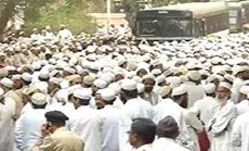 India Stampede Kills 18 in Mumbai