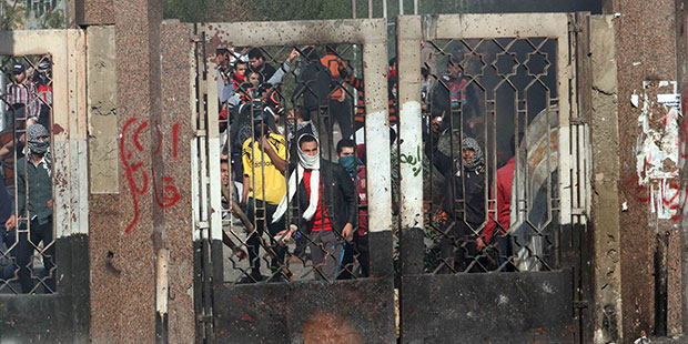 Egypt University Expels 76 Students for Protesting