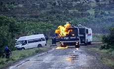 Turkish Forces Dismantle Kurdish Roadblock with Tear Gas, Water Cannon