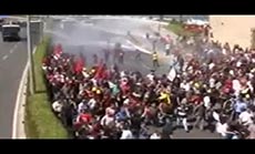 Turkish Police Clash with Protesters Denouncing ISIL