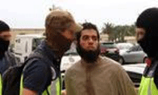 Moroccan Held, with Young Daughters, for Trying to Join ’ISIL’