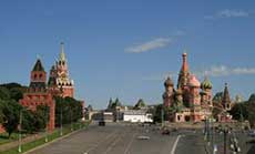 Kremlin: West Trying to Throttle Russia’s Economy, Overthrow Putin