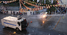Kurds Clash with Police in Istanbul, Border Security to Increase after Terror Attack
