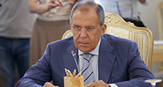 Lavrov: Unclear What US is Doing in Syria, Why Results So Insignificant

