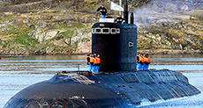 Russian Kilo-class Sub with Cruise Missiles off Syria Coast

