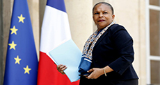 French Justice Minister Quits over Nationality Measure
