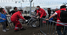 EU to Give Emergency Aid, Help Greece Cope with Migrants
