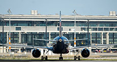 Report: German Air Authority Let Extremists Work at Berlin Airports, Ignored Warning
