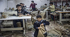 The Daily Mail: Syrian ’Child Slaves’ in Turkey Making Uniforms for Daesh!