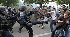 French Police Attacked, Cars Torched Over Death in Custody
