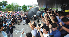 10th Night of Anti-THAAD Protests in S Korea