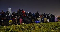 Calais: France Says UK Must Take in 1000+ Refugee Children 