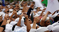 Indonesia: 1000s Protest, Urge Unity