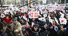 S. Korea Protests Switch Focus to Impeachment Court