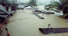 Over 100,000 Displaced, Airport Closed As Flood Hits C. Indonesia 