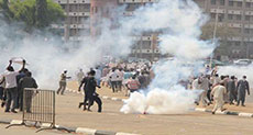 Nigeria Crackdown: Police Tear-gas Protesters Demanding Sheikh Zakzaky’s Release