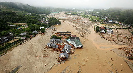 Japan Floods: 6 Killed, Mud Slows Search for 20 Missing
