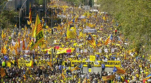 Thousands Demand Release of Independence Leaders in Barcelona