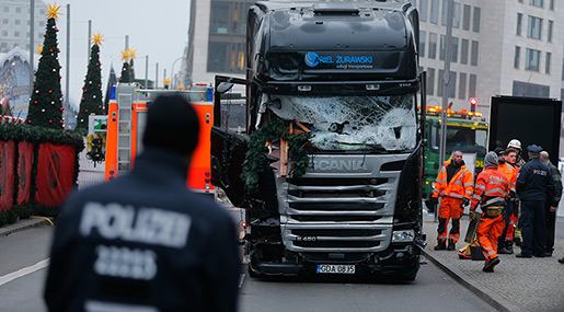 Berlin Attack: Police Detained «Wrong Man», Suspect Still at Large, Armed