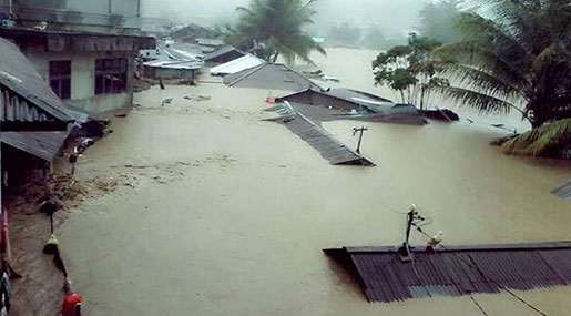 Over 100,000 Displaced, Airport Closed As Flood Hits C. Indonesia Over 100,000 Displaced, Airport Closed As Flood Hits C. Indonesia