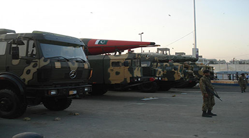 Pakistan Issues Nuclear Warning to "Israel" over Fake News Story Pakistan Issues Nuclear Warning to ’Israel’ over Fake News Story