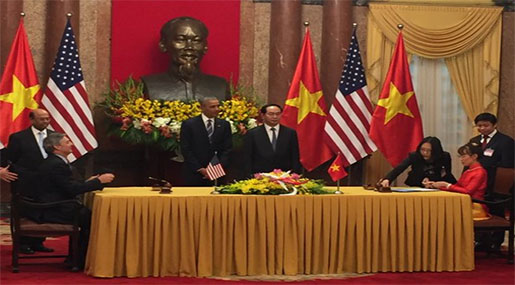 US President Barack Obama and his Vietnamese counterpart Tran Dai Quang