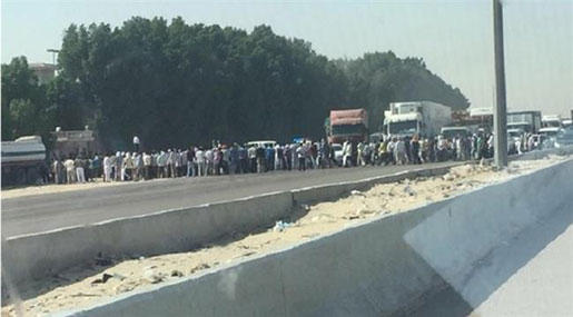 Hundreds of Unpaid Construction Workers Protest In Saudi Arabia Hundreds of Unpaid Construction Workers Protest In Saudi Arabia