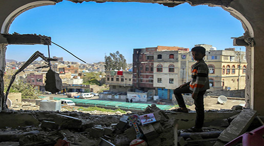 Yemeni boy amidst rubbles 