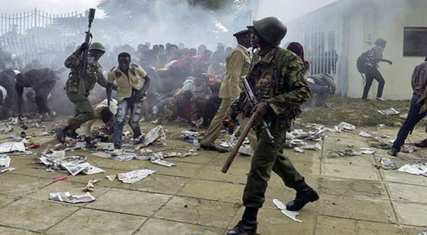 Kenya: Teargas, Chaos as Kenyatta to Be Sworn in for Disputed Second Term Kenya: Teargas, Chaos as Kenyatta to Be Sworn in for Disputed Second Term