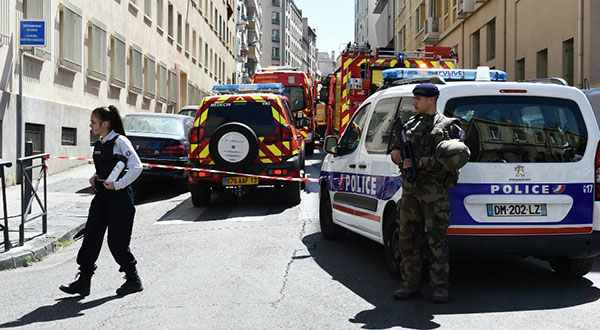 France Foils Plot to Attack Politicians, Mosques: 10 Suspects Arrested
