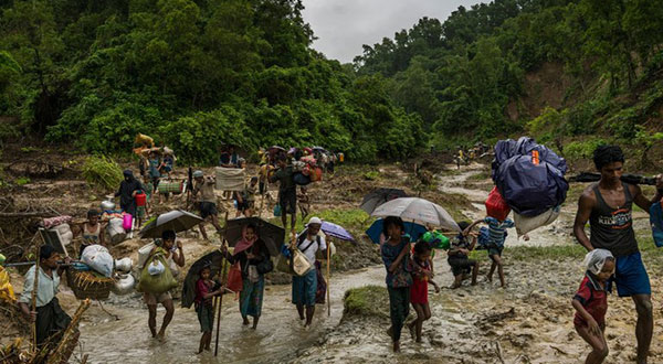 Myanmar Crackdown: 370K Rohingya Fled to Bangladesh since Aug. 25 Myanmar Crackdown: 370K Rohingya Fled to Bangladesh since Aug. 25