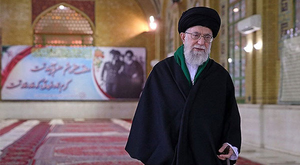 Imam Khamenei Pays Tribute to Imam Khomeini, Sacred Defense Martyrs [Photos]
