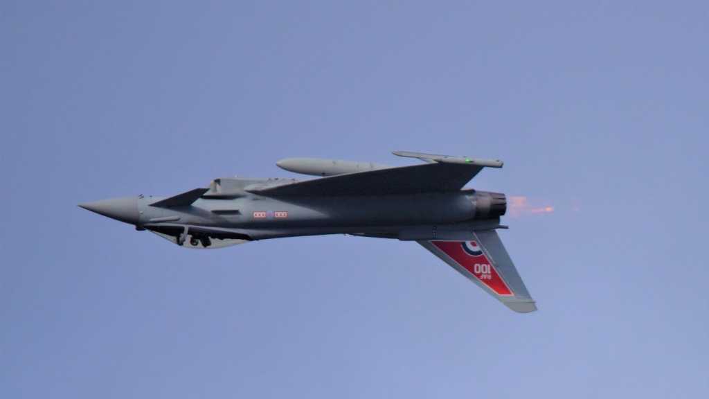 MOD: Russian Military Plane Disappears during “Israeli” Strikes on Latakia