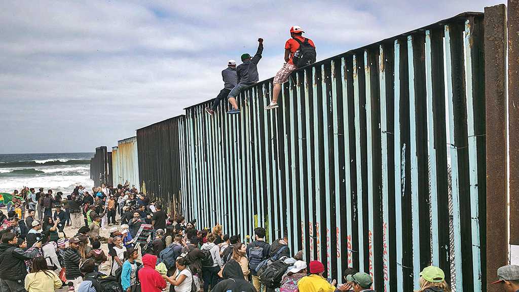 5k US Soldiers, Helicopters & Drones to Face Migrants from Mexico!