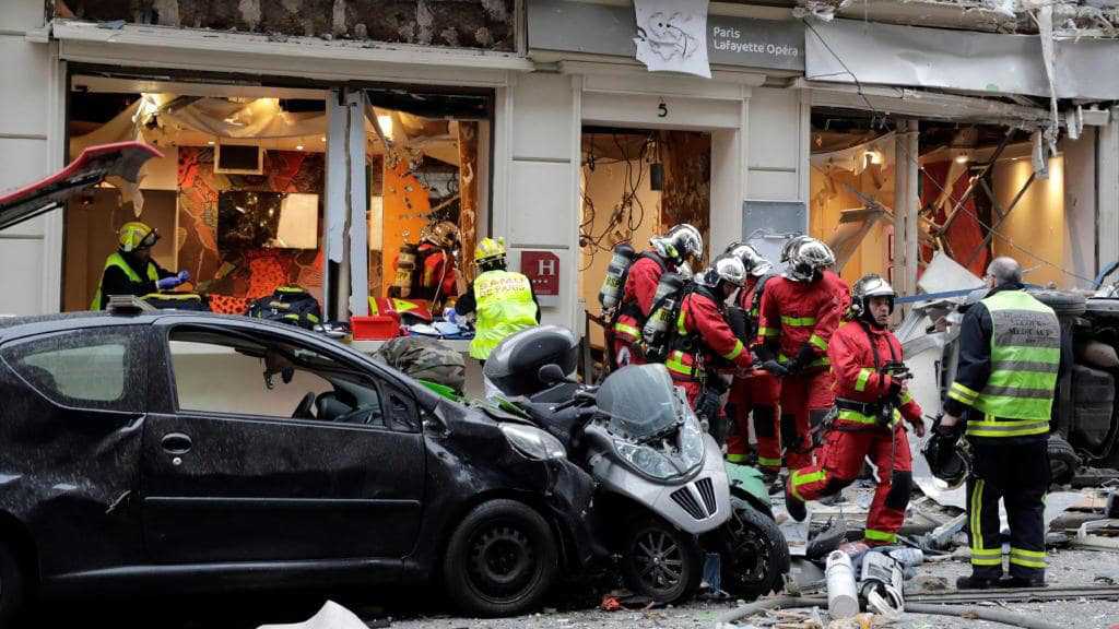 Two Dead in Paris Gas Blast amid Lockdown for Yellow-Vest Protests