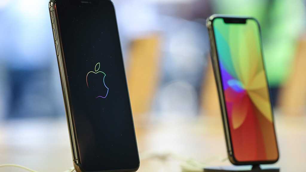 iPhone Facetime Bug Lets Callers Eavesdrop- And Sneak A Peek
